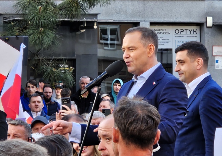 Karol Nawrocki z George Simionem na wiecu w Zabrzu Nawrocki w Zabrzu, po odwołaniu przez mieszkańców prezydent z rekomendacji KO: To grozi całej Polsce