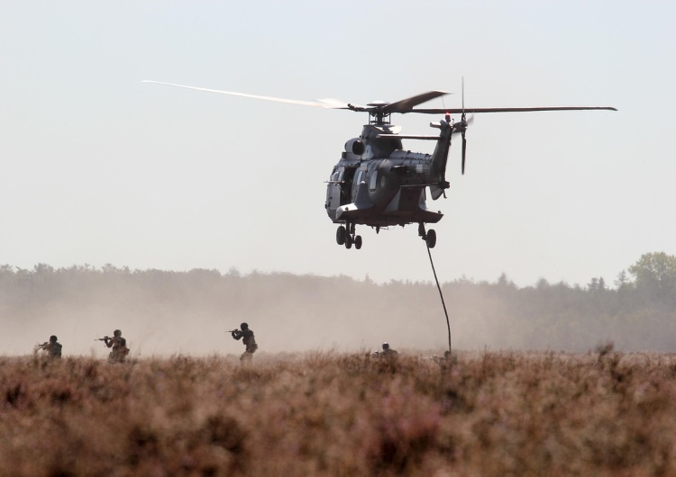 Mieszkańcy państwa wschodniej flanki NATO wypowiedzieli się w sondażu na temat bezpieczeństwa i obronności Zaskakujący sondaż nt. bezpieczeństwa. Komu najbardziej ufają Polacy, a na kogo stawiają Bułgarzy i Słowacy?