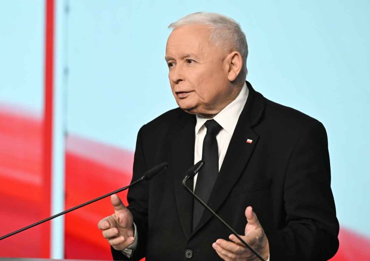 Jarosław Kaczyński Spoty promujące Trzaskowskiego i uderzające w rywali. Prezes PiS reaguje