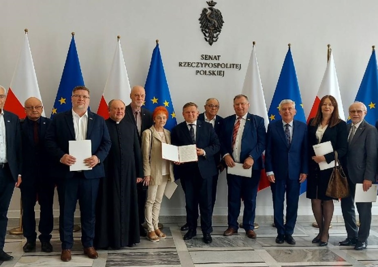 Uchwalenie przez Senat roku 2026 Rokiem Robotniczych Protestów Czerwca 1976 Senat ustanowił przyszły rok Rokiem Robotniczych Protestów Czerwca 1976