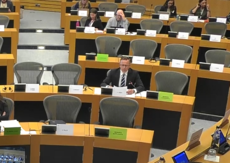 Poseł Dariusz Joński w PE Skandaliczne słowa europosła Dariusza Jońskiego o petycji