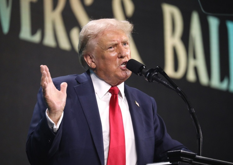 Donald Trump Trump zapowiedział rozmowy z Putinem i Zełenskim. Padła data