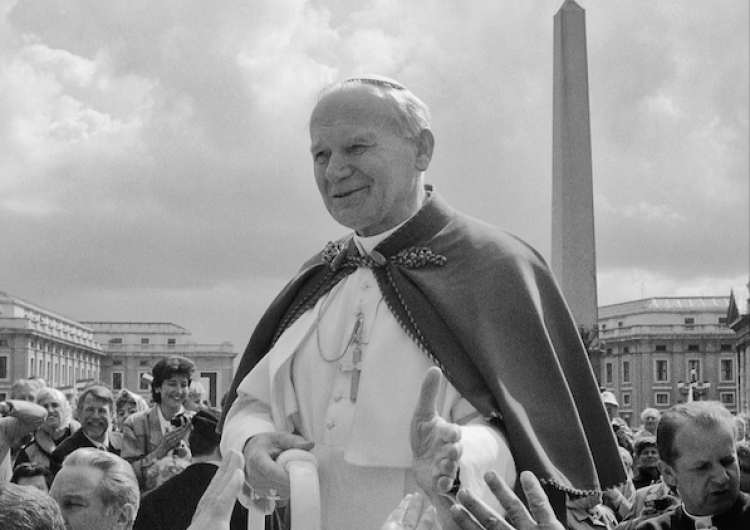 Jan Paweł II na placu św. Piotra, 1987 105 lat temu urodził się Karol Wojtyła