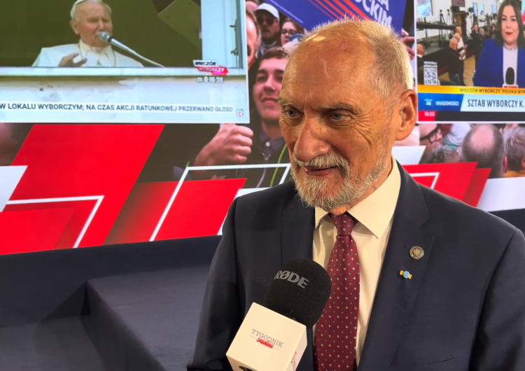Antoni Macierewicz Antoni Macierewicz: Sala BHP, stolica Solidarności jest najlepszym punktem odniesienia dla zwycięstwa polskiej formacji patriotycznej