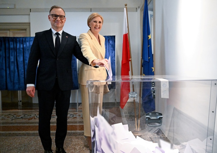 Prezydent Andrzej Duda i Pierwsza Dama Agata Kornhauser-Duda Wybory prezydenckie. Prezydent Andrzej Duda zabrał głos