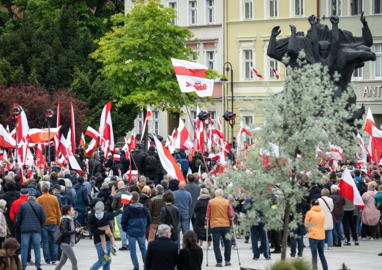 wiec wyborczy Niemieckie media ostro atakują polską prawicę