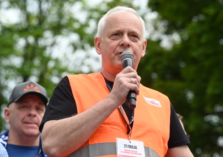 Przewodniczący Andrzej Karol Szef hutniczej Solidarności: KE zezwala wprowadzać rosyjskie slaby na rynek europejski