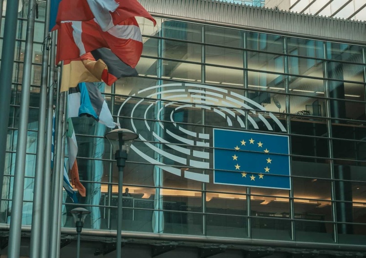 KE chce przedłużyć bezcłowy handel z Ukrainą Europosłowie PiS ostrzegają przed planami KE. Chodzi o bezcłowy handel z Ukrainą