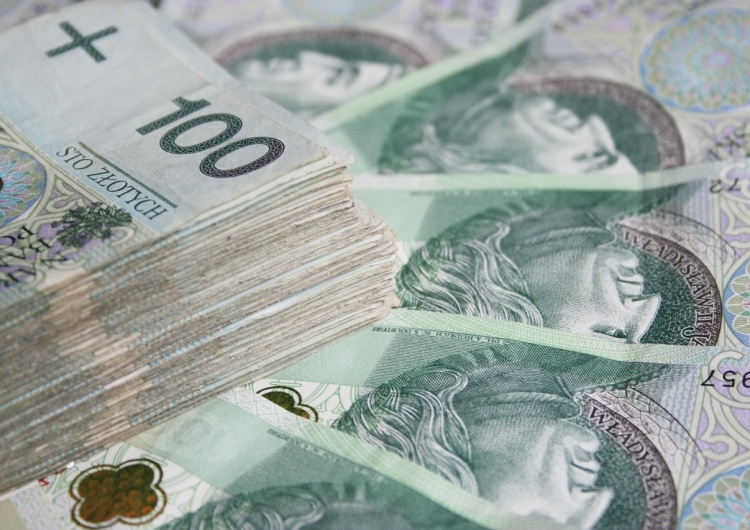 Pieniądze - zdjęcie poglądowe Minimalne wynagrodzenie w 2026 roku. Znamy propozycję strony społecznej