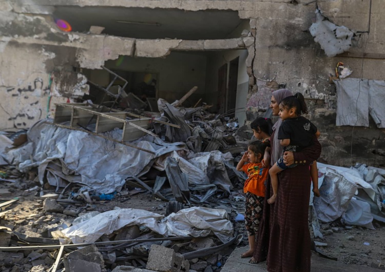 W Strefie Gazy trwa kryzys humanitarny W Strefie Gazy trwa kryzys humanitarny. Jest wiele ofiar