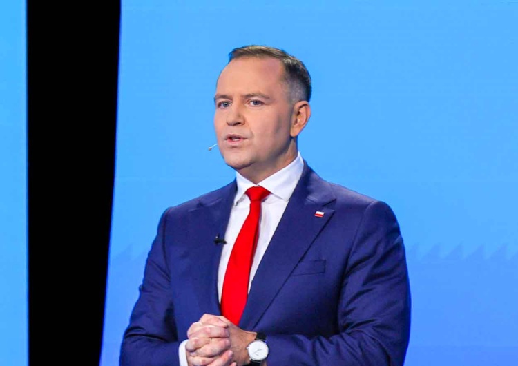 Karol Nawrocki podczas debaty prezydenckiej w TVP Były szef Trzaskowskiego doradcą Nawrockiego?