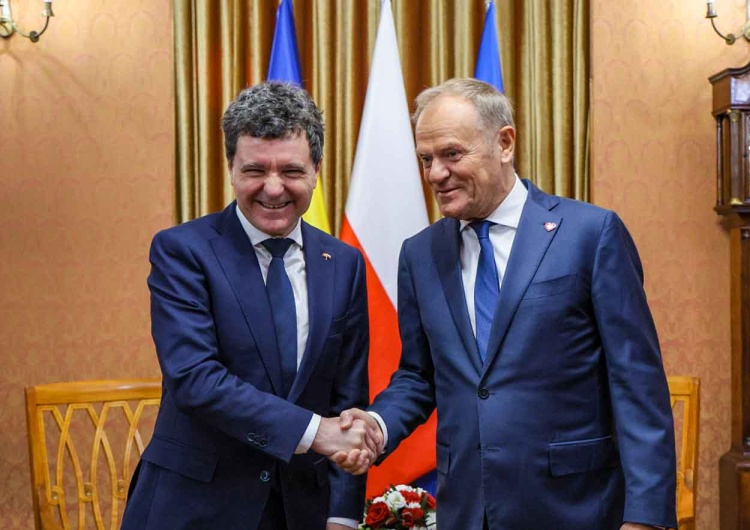 Prezydent-elekt Rumunii Dan Nicusor oraz premier Donald Tusk Po wyborach w Rumunii pełną parą rusza pakt migracyjny