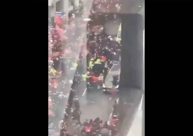 Pilne – samochód potrącił kilka osób na Water Street w Liverpoolu Kierowca wjechał w tłum w Liverpoolu