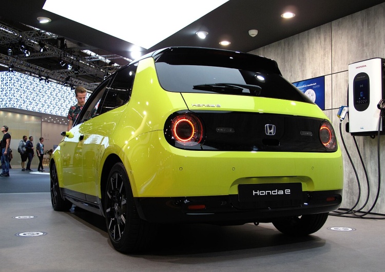 Elektryczna Honda e Honda wycofuje się z produkcji samochodów elektrycznych. To już światowy trend