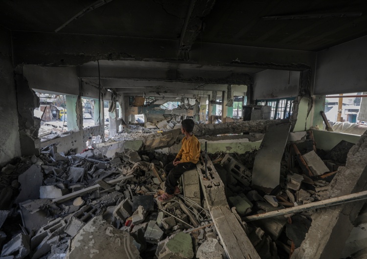 Gaza po izraelskich nalotach [wywiad] Kard. Parolin o nalotach na Gazę. prawo humanitarne musi obowiązywać zawsze i wszystkich