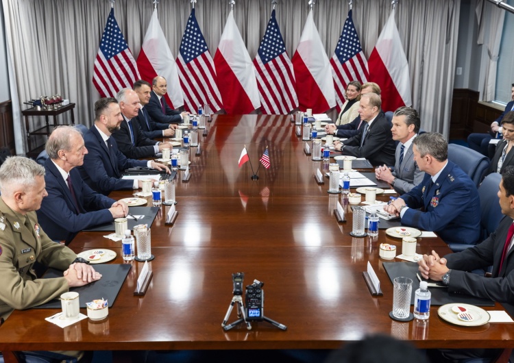 Polski MON w Waszyngtonie Szef Pentagonu: Polska i USA razem dążą do pokoju poprzez siłę