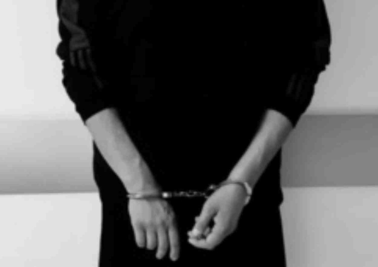 22-letni Kolumbijczyk zaatakował nożem przechodnia w Jarocinie Atak nożownika w Jarocinie. Znamy tożsamość sprawcy