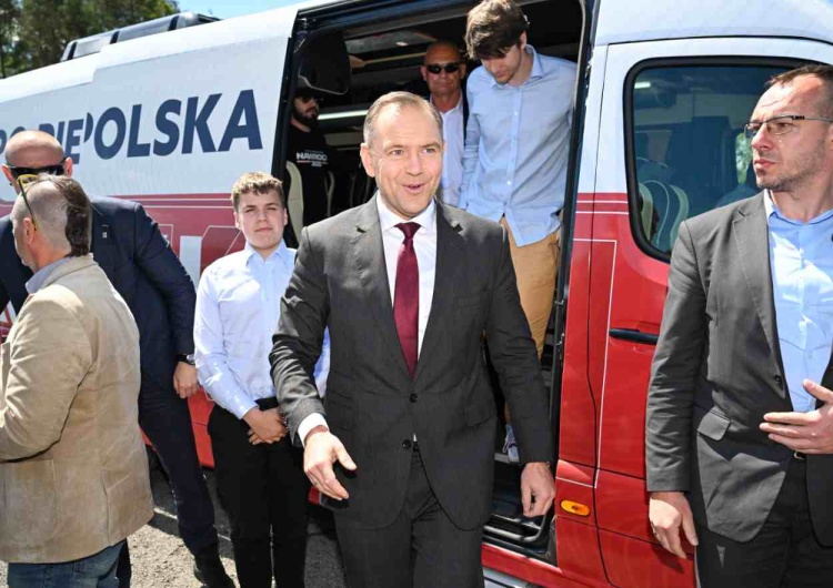 Jest komunikat Rady Izby Notarialnej w sprawie kawalerki Karola Nawrockiego Kawalerka Karola Nawrockiego. Rada Izby Notarialnej nie stwierdziła uchybień