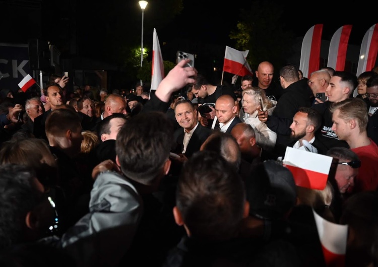 Wiec Karola Nawrockiego w Łapach Finisz kampanii prezydenckiej. Bartłomiej Mickiewicz: Solidarność jest z Karolem Nawrockim do końca