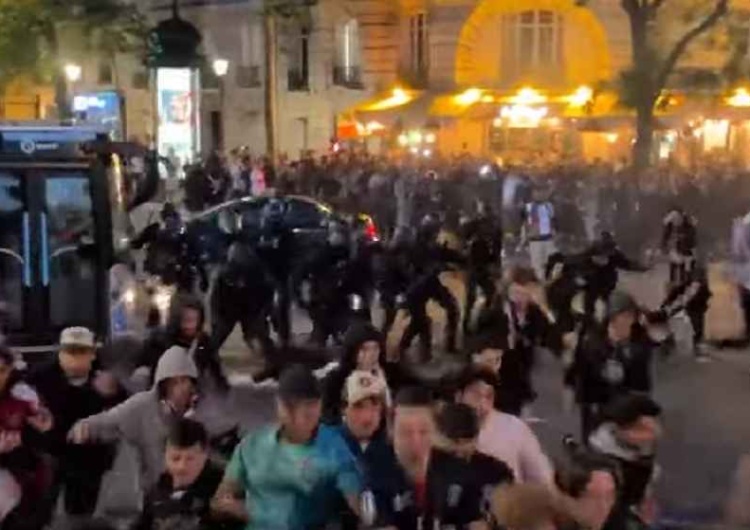 Zamieszki w Paryżu po zwycięstwie PSG w Lidze Mistrzów Koszmarna noc w Paryżu. Zamieszki po zwycięstwie w Lidze Mistrzów, są zabici [WIDEO]