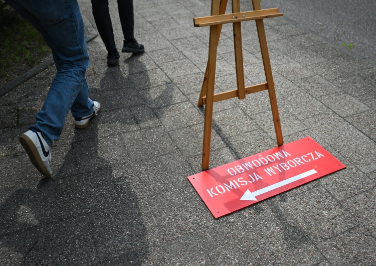 Wybory prezydenckie, zdjęcie poglądowe Wybory prezydenckie. Są pierwsze dane o frekwencji