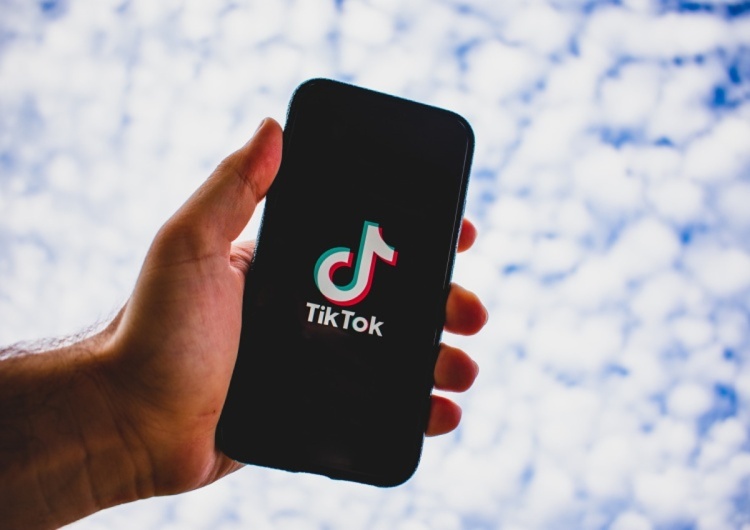 Tik Tok Niepokojące zjawisko na Tik Toku. Eksperci biją na alarm