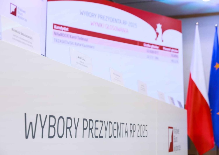 Zakończyły się wyjątkowo zacięte wybory prezydenckie. W tej gminie zdecydował jeden głos. Zobacz, jak głosowali Polacy w kraju i za granicą