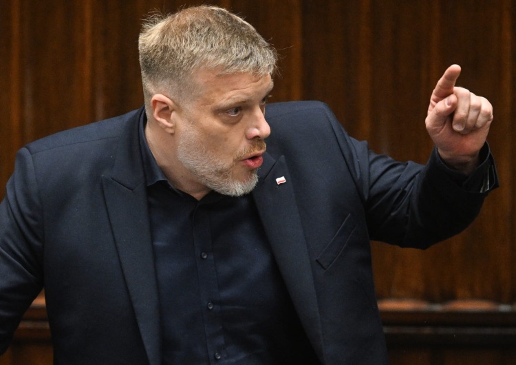 Poseł Adrian Zandberg Adrian Zandberg uderza w rząd Tuska: Wy naprawdę niczego nie zrozumieliście