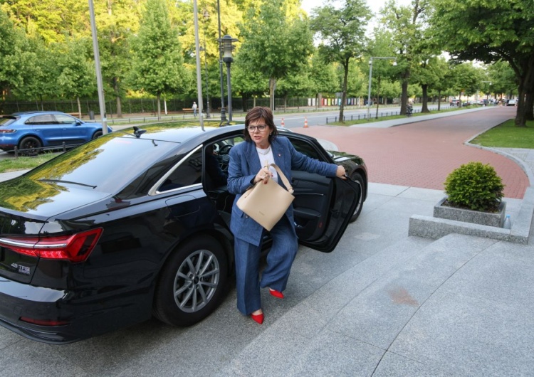 min. Izabela Leszczyna Min. Leszczyna spokojna o swoje stanowisko.