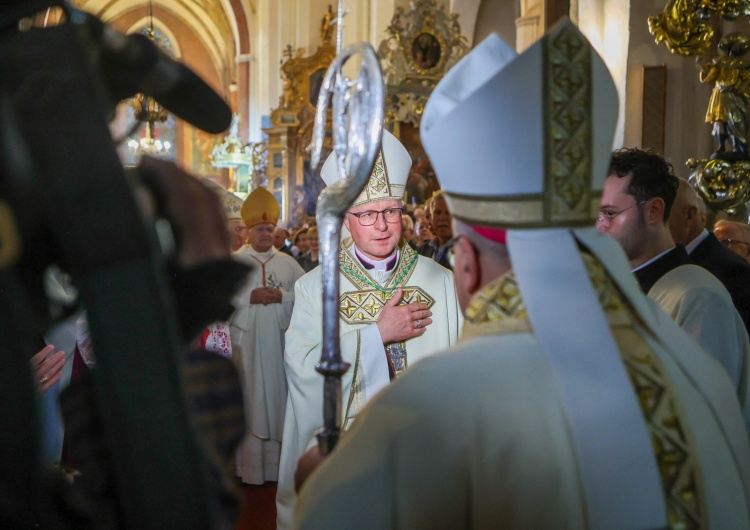 Bp Arkadiusz Okroj Ingres bp. Arkadiusza Okroja do katedry toruńskiej