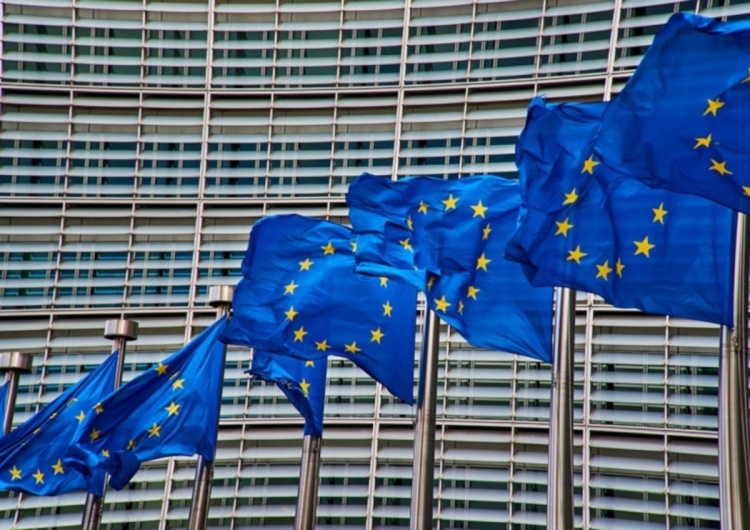 Gmach Komisji Europejskiej Niemieckie media: Komisja Europejska wspierała aktywistów klimatycznych uderzających w elektrownie węglowe
