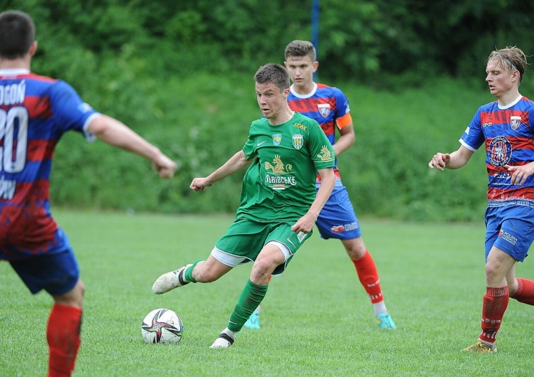 Zawodnicy Pogoni Lwów podczas jednego ze spotkań z FC Karpaty Lwów Najstarszy polski klub Pogoń Lwów pozbawiony środków na przetrwanie. Senat RP i MSZ milczą