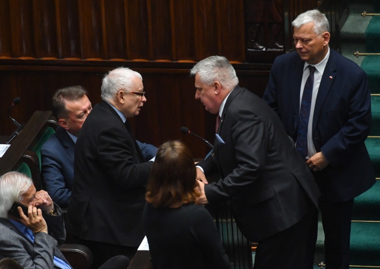 Prezes PiS Jarosław Kaczyński oraz poseł Marek Suski i Ryszard Terlecki Działacze PiS z odezwą do Kaczyńskiego. Chodzi o przywództwo w partii
