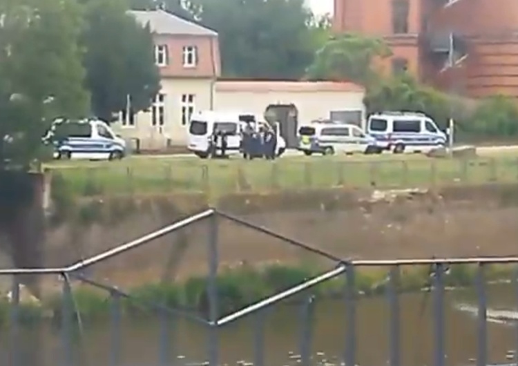 Somalijscy imigranci i niemiecka policja w Gubinie Ruch Obrony Granic: przed chwilą policja niemiecka podrzuciła w Gubinie sześciu Somalijczyków