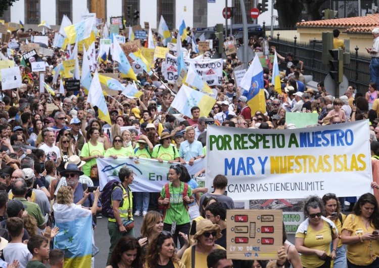 Protestujący na Wyspach Kanaryjskich
