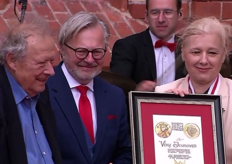 Adam Michnik, Eva Jurova Michnik chce budować z Trzaskowskim międzynarodówkę