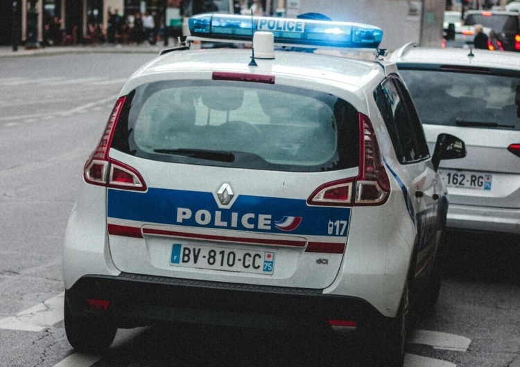Francuska policja, zdjęcie podglądowe Zamach we francuskiej szkole. Jest ofiara śmiertelna
