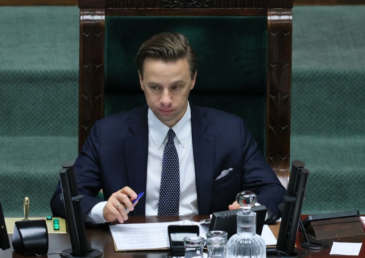 Krzysztof Bosak  Bosak o rządzie Tuska: Im szybciej ci ludzie zostaną oderwani od koryta, tym lepiej dla Polski
