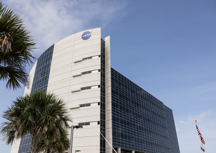 Budynek siedziby głównej Centrum Kosmicznego im. Johna F. Kennedy'ego na przylądku Canaveral na Florydzie Misja z udziałem polskiego astronauty opóźniona. NASA monitoruje sytuację