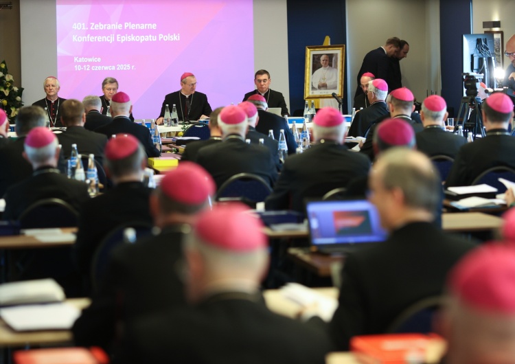 401. Zebranie Plenarne KEP w Katowicach 401. Zebranie Plenarne KEP. katecheza parafialna powinna prowadzić do liturgii