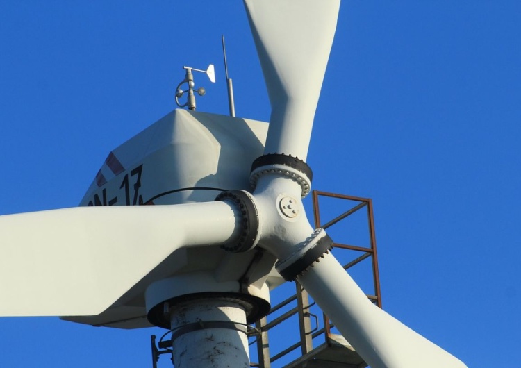turbina wiatrowa Zużyte niemieckie turbiny wiatrowe trafiają do Polski
