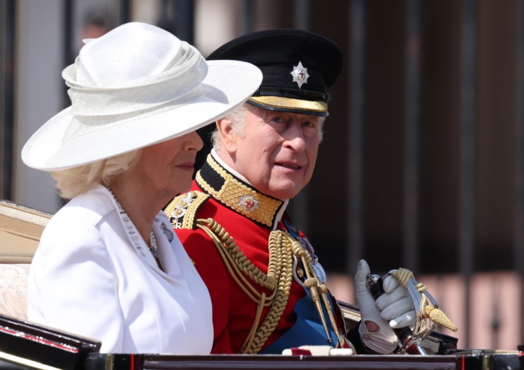 Król Karol III i królowa Camilla Pałac Buckingham: Król Karol III pasował na rycerza legendarnego piłkarza