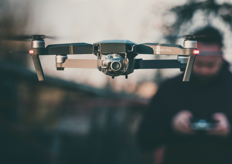 Dron, zdjęcie podglądowe