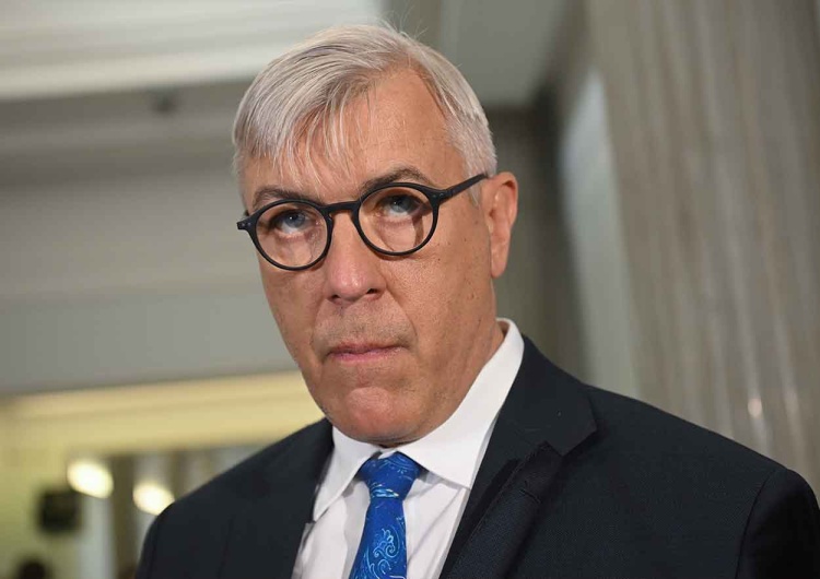 Roman Giertych został nagrany – twierdzi Telewizja Republika Telewizja Republika ujawnia nowe taśmy. Nagrania pochodzą z 2025 roku