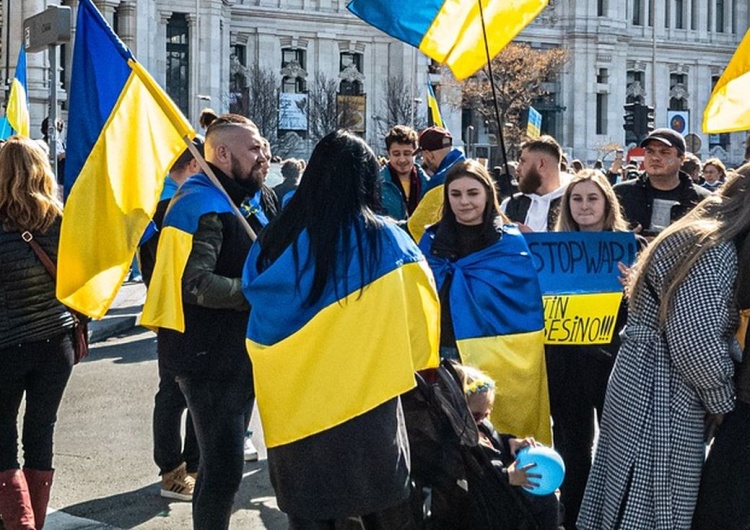 Ukraińcy Ukraińcy nie chcą zostawać w Polsce. Przeszkadza im