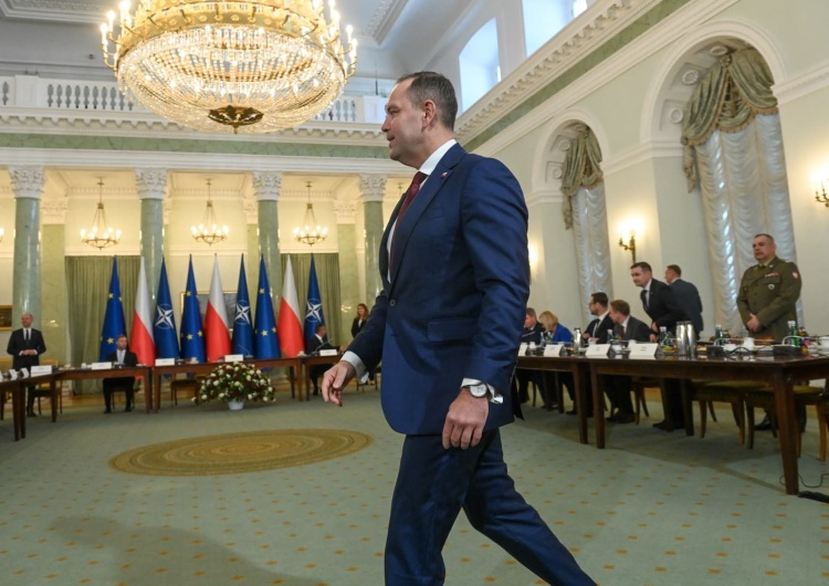 Prezydent-elekt Karol Nawrocki Prawica znowu wygrała w internecie