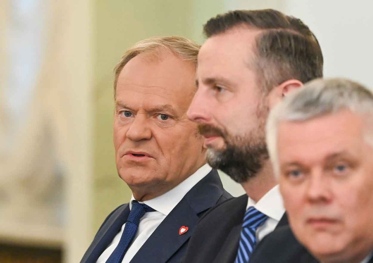 Donald Tusk podczas posiedzenia RBN Kulisy RBN: Andrzej Duda się wściekł, takiego Tuska jeszcze nie widziałem
