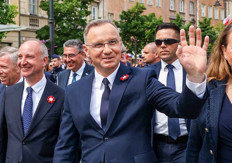 Prezydent Andrzej Duda zwrócił się do Donalda Tuska Prezydent zwrócił się do Tuska: Trzymajcie się z daleka od kart do głosowania