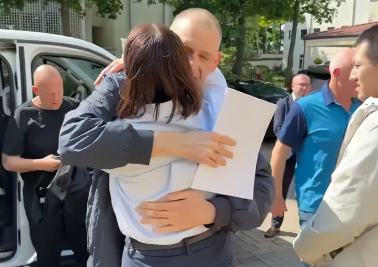 Białoruskie władze uwolniły męża Swiatłany Cichanouskiej, Siarhieja Mąż Swiatłany Cichanouskiej wyszedł na wolność