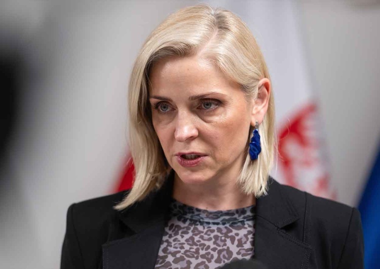 Joanna Mucha odeszła z rządu Joanna Mucha podała się do dymisji. Teraz tłumaczy decyzję